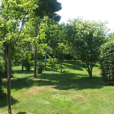 Chambres D'hotes Et Roulottes Le Clos Du Quesnay * Mauquenchy